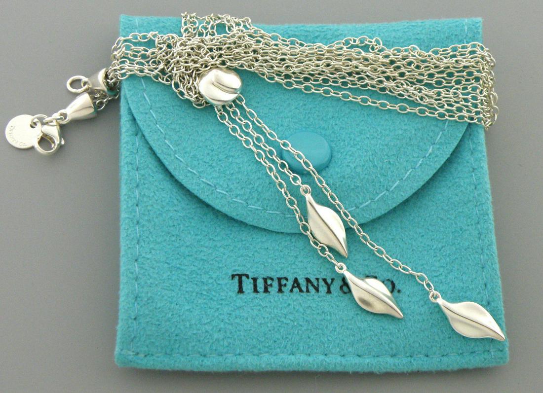 TIFFANY & Co. STERLING SLVER THREE LEAF DANGLE NECKLACE (1 of 2)