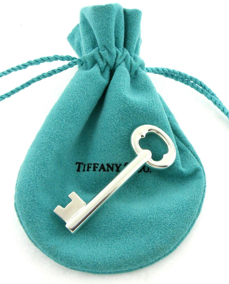 VINTAGE TIFFANY & Co. STERLING SILVER KEY PIN BROOCH (1 of 2)