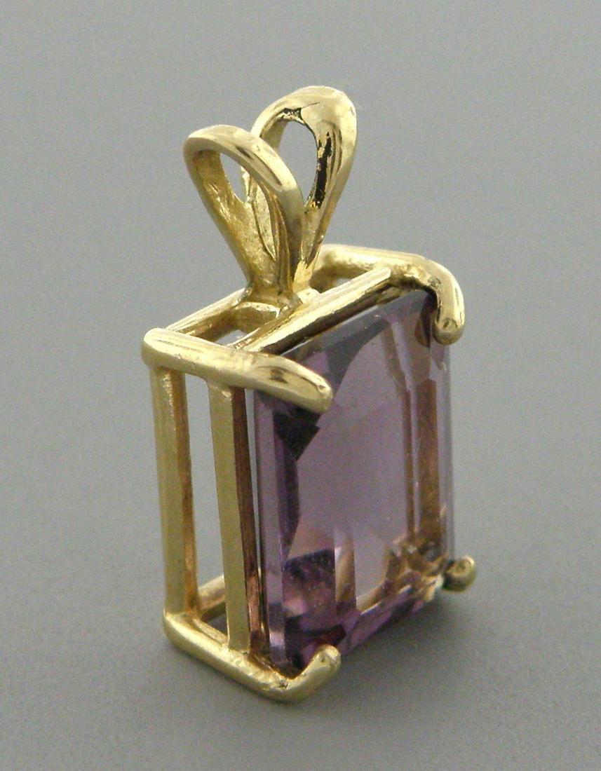 VINTAGE 14K YELLOW GOLD EMERALD CUT AMETHYST PENDANT (1 of 2)