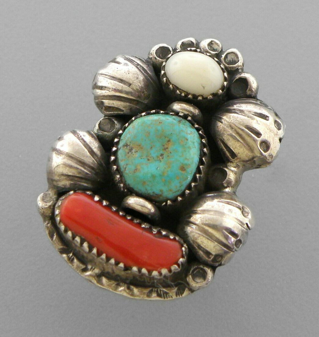 VINTAGE NAVAJO STERLING SILVER TURQUOISE CORAL RING (1 of 2)