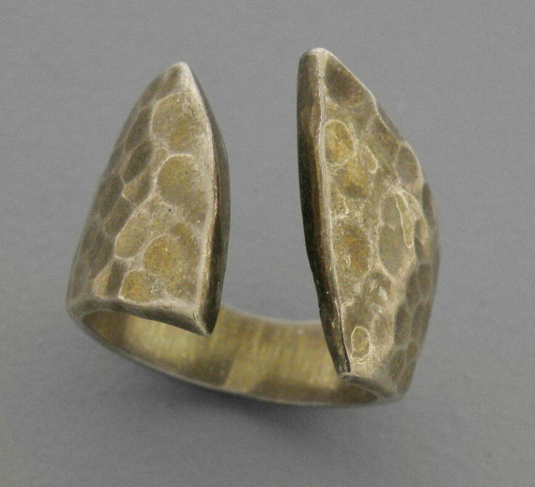 VINTAGE STERLING SILVER LADIES HAMMERED FINISH RING (1 of 2)