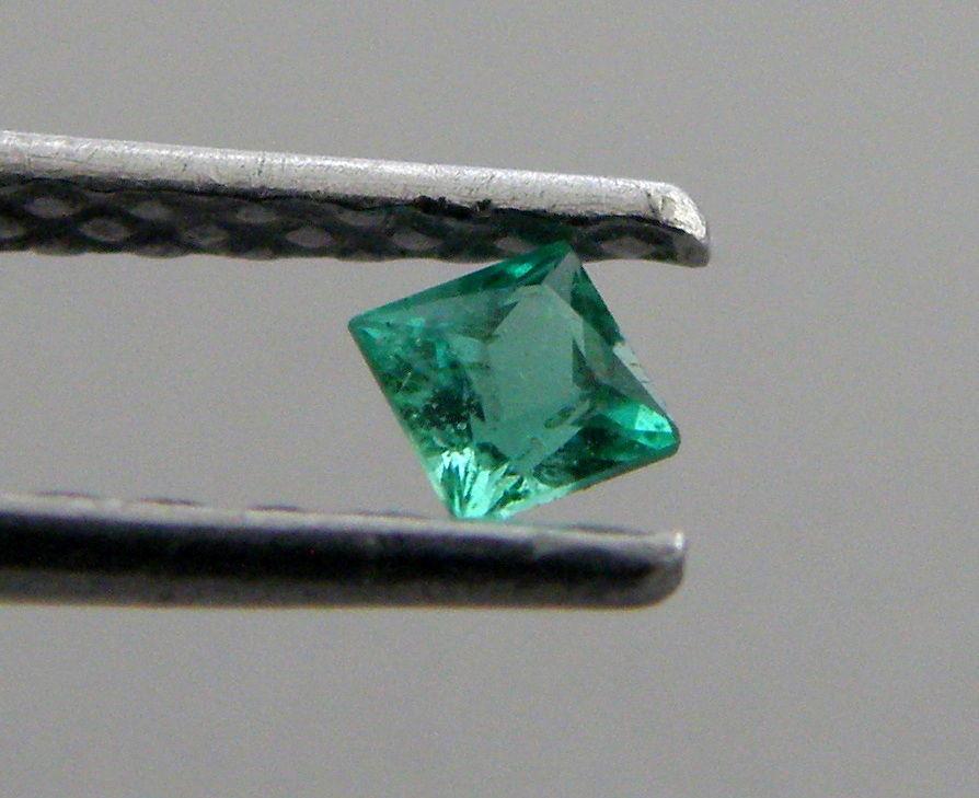 2.2mm PRINCESS CUT LOOSE NATURAL COLOMBIAN EMERALD (1 of 1)