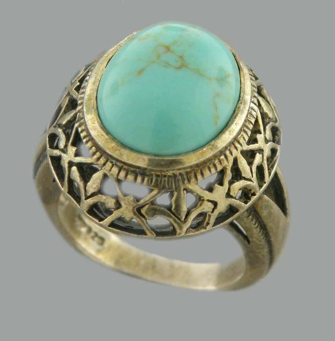 VINTAGE BEAUTIFUL STERLING SILVER OVAL TURQUOISE RING (1 of 2)