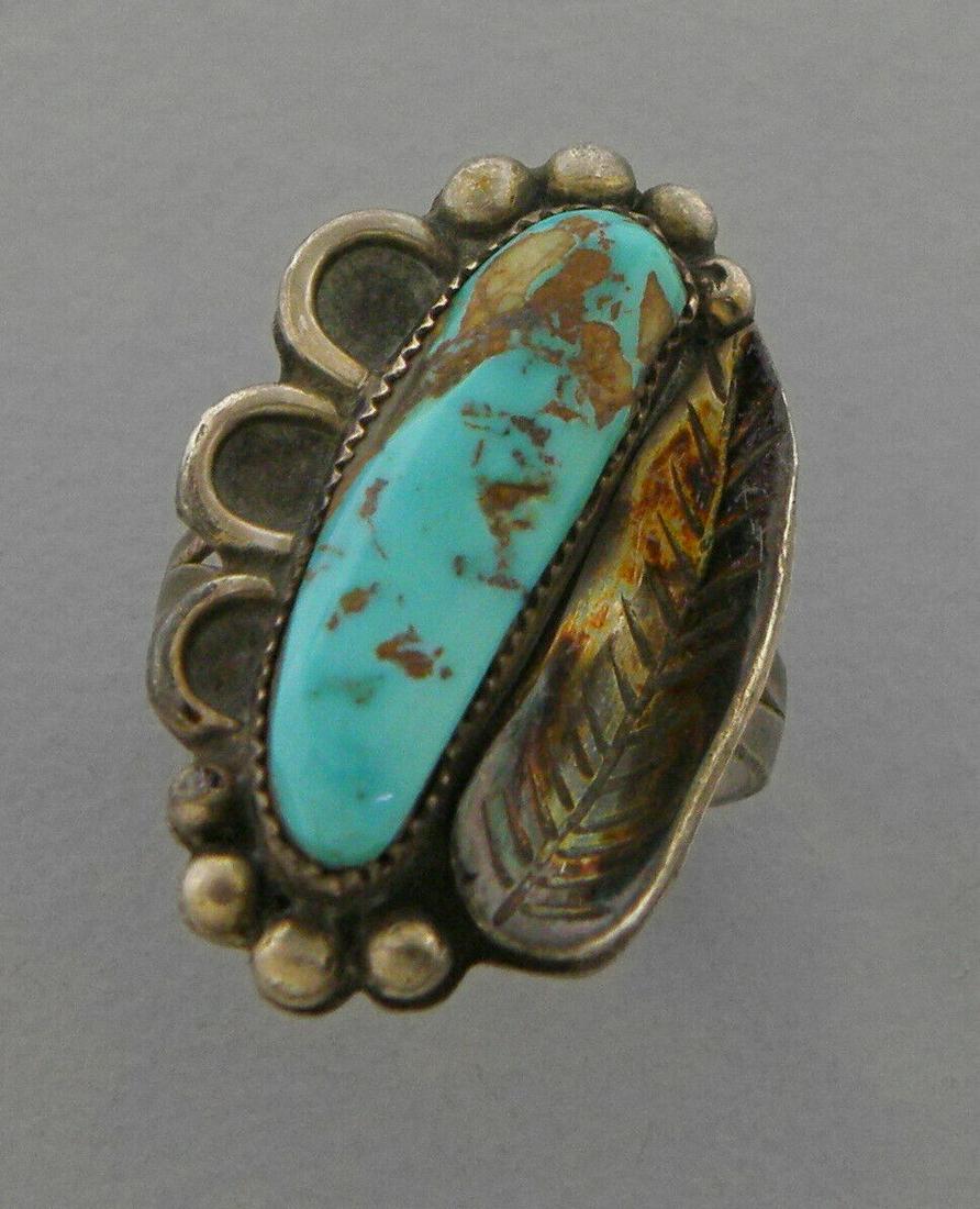 VINTAGE NAVAJO STERLING SILVER TURQUOISE LEAF RING (1 of 2)