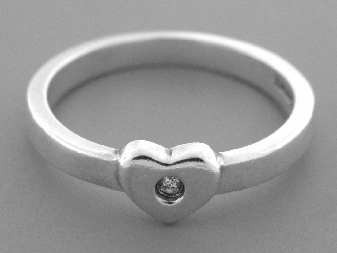 TIFFANY & Co. STERLING SILVER HEART DIAMOND RING (1 of 2)