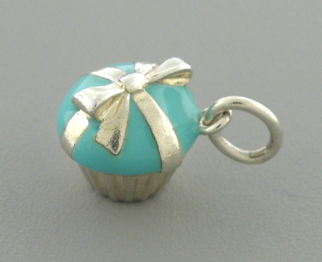 TIFFANY & Co. STERLING SILVER BLUE ENAMEL CUPCAKE CHARM (1 of 2)