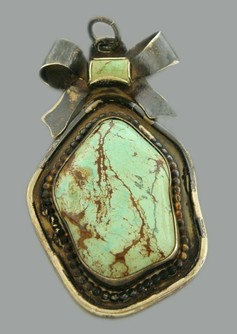 VINTAGE BEAUTIFUL LARGE SILVER ROYSTON BOW PENDANT (1 of 2)