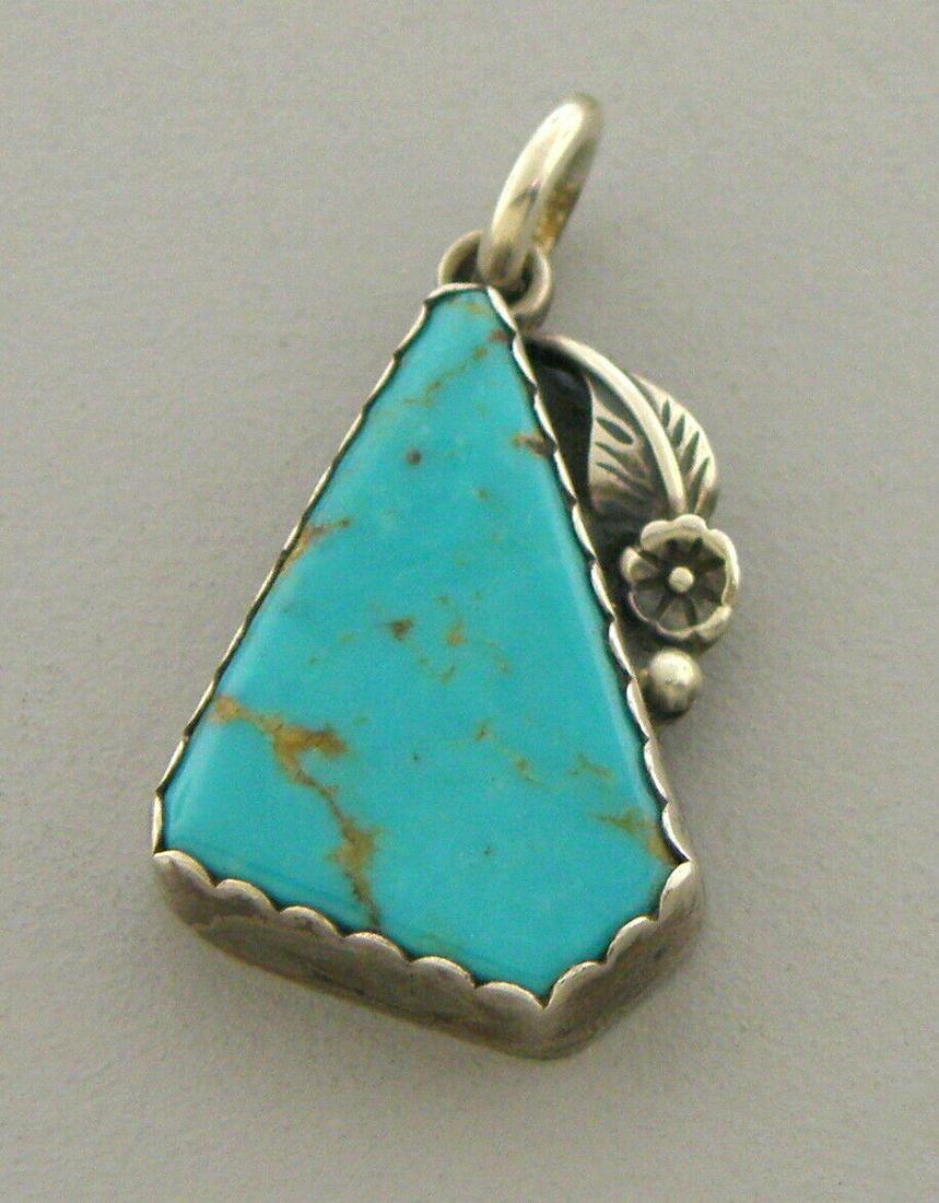 VINTAGE SOUTHWESTERN STERLING SILVER TURQUOISE PENDANT (1 of 2)