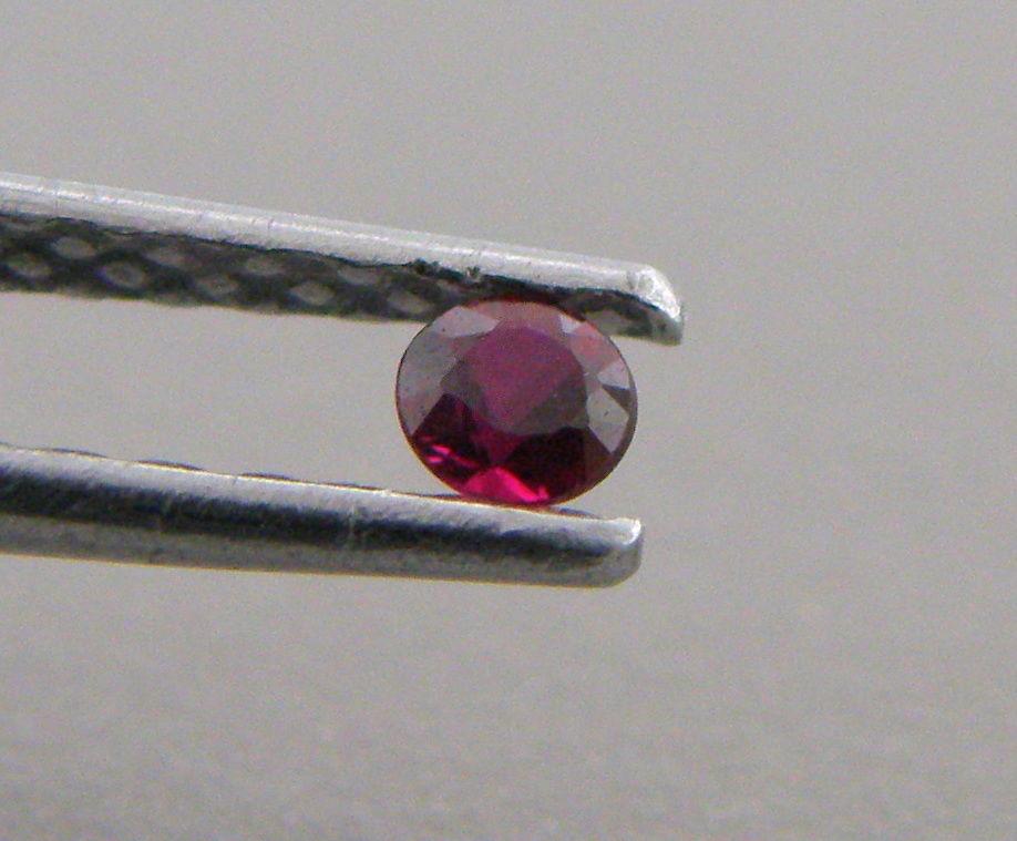 2.8mm ROUND CUT LOOSE NATURAL PIGEON BLOOD RED RUBY (1 of 1)