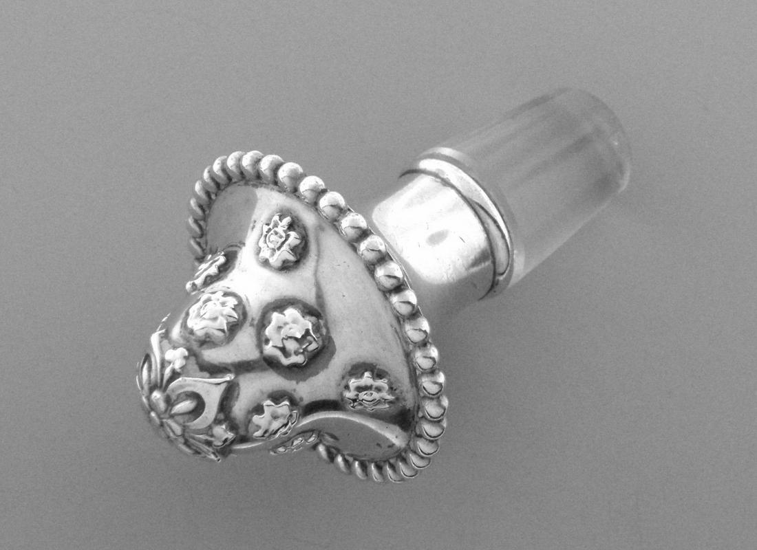 VINTAGE TIFFANY & Co. STERLING SILVER GLASS CORK BOTTLE (1 of 2)