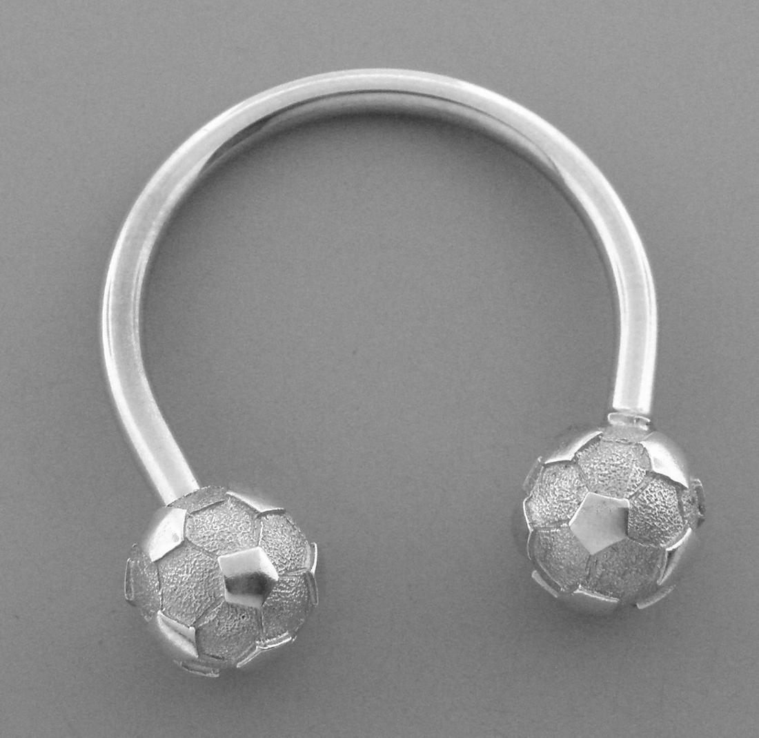 TIFFANY & Co. STERLING SILVER FOOTBALL SOCCER KEYRING (1 of 2)