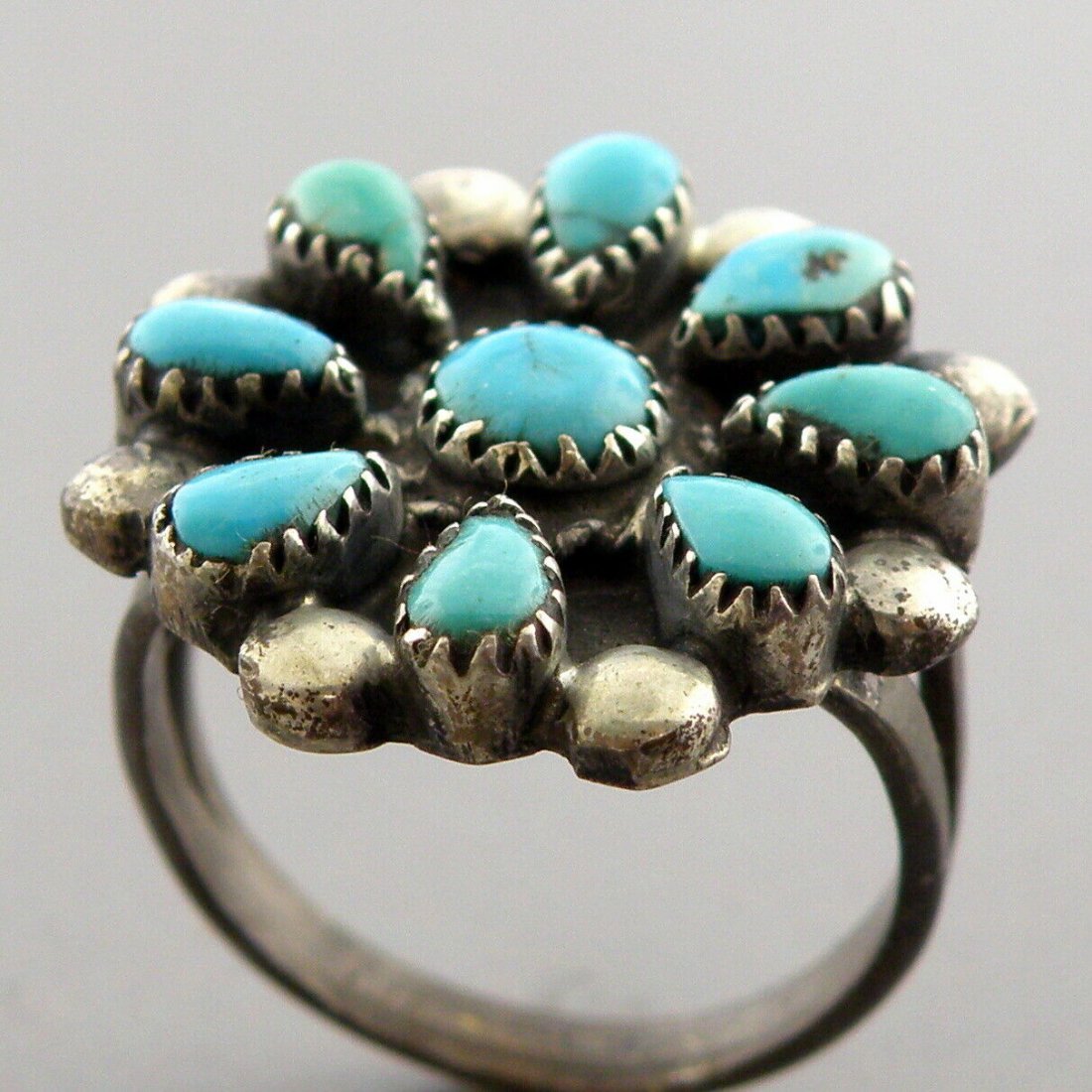 VINTAGE ZUNI PETIT POINT SILVER TURQUOISE FLOWER RING (1 of 2)