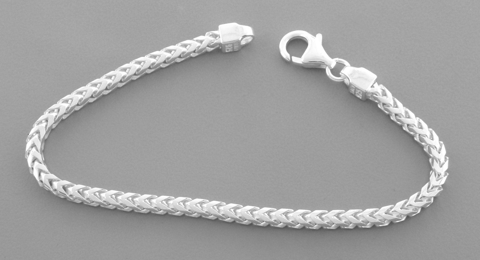 NEW FRANCO CHAIN STERLING SILVER ITALIAN BRACELET 3.5mm: NEW STERLING SILVER FRANCO BRACELET New sterling silver Franco Bracelet Measure from 3.5mm wide Length measures 8" Well made Italian bracelet lobster clasp Solid Sterling silver 925, polished finish a