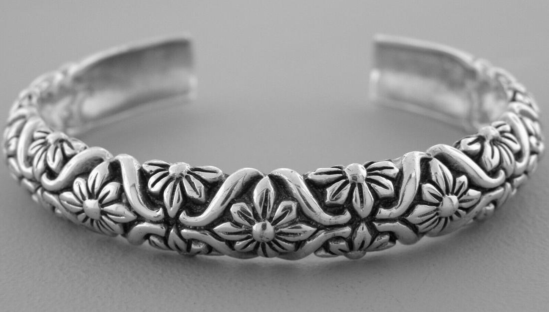 VINTAGE STERLING SILVER FLOWER CUFF BANGLE THAILAND (1 of 2)