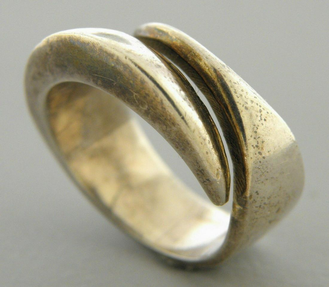 VINTAGE STERLING SILVER LADIES MODERNIST RING SIZE 8 (1 of 2)