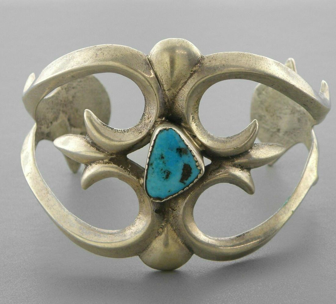 VINTAGE NAVAJO STERLING SILVER TURQUOISE CUFF BANGLE (1 of 2)