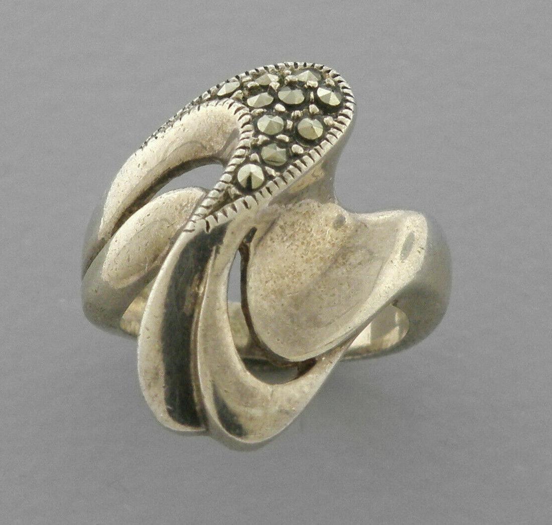VINTAGE BEAUTIFUL STERLING SILVER MARCASITE PAVE RING (1 of 2)