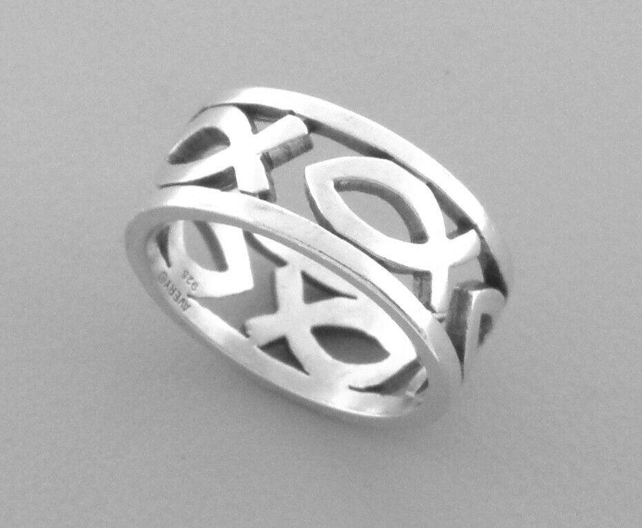 JAMES AVERY STERLING SILVER ICHTHUS FISH RING SIZE 5.5: JAMES AVERY STERLING SILVER RING Size 5.5 Measures 0.30" wide James Avery Sterling silver ichthus fish ring Vintage, Pre-owned, in good condition, minor wear, please refer to pics Stamped AVERY 925 We
