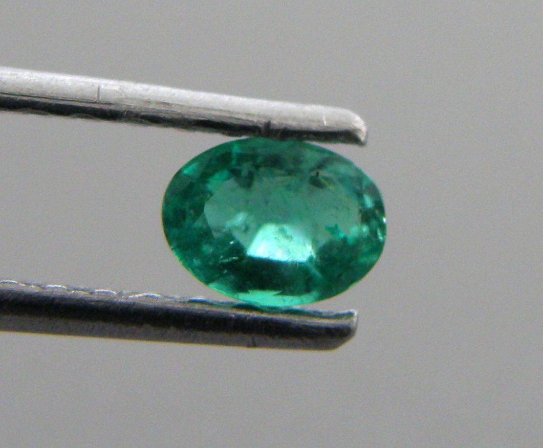 5x3mm OVAL CUT LOOSE NATURAL GREEN COLOMBIAN EMERALD (1 of 1)