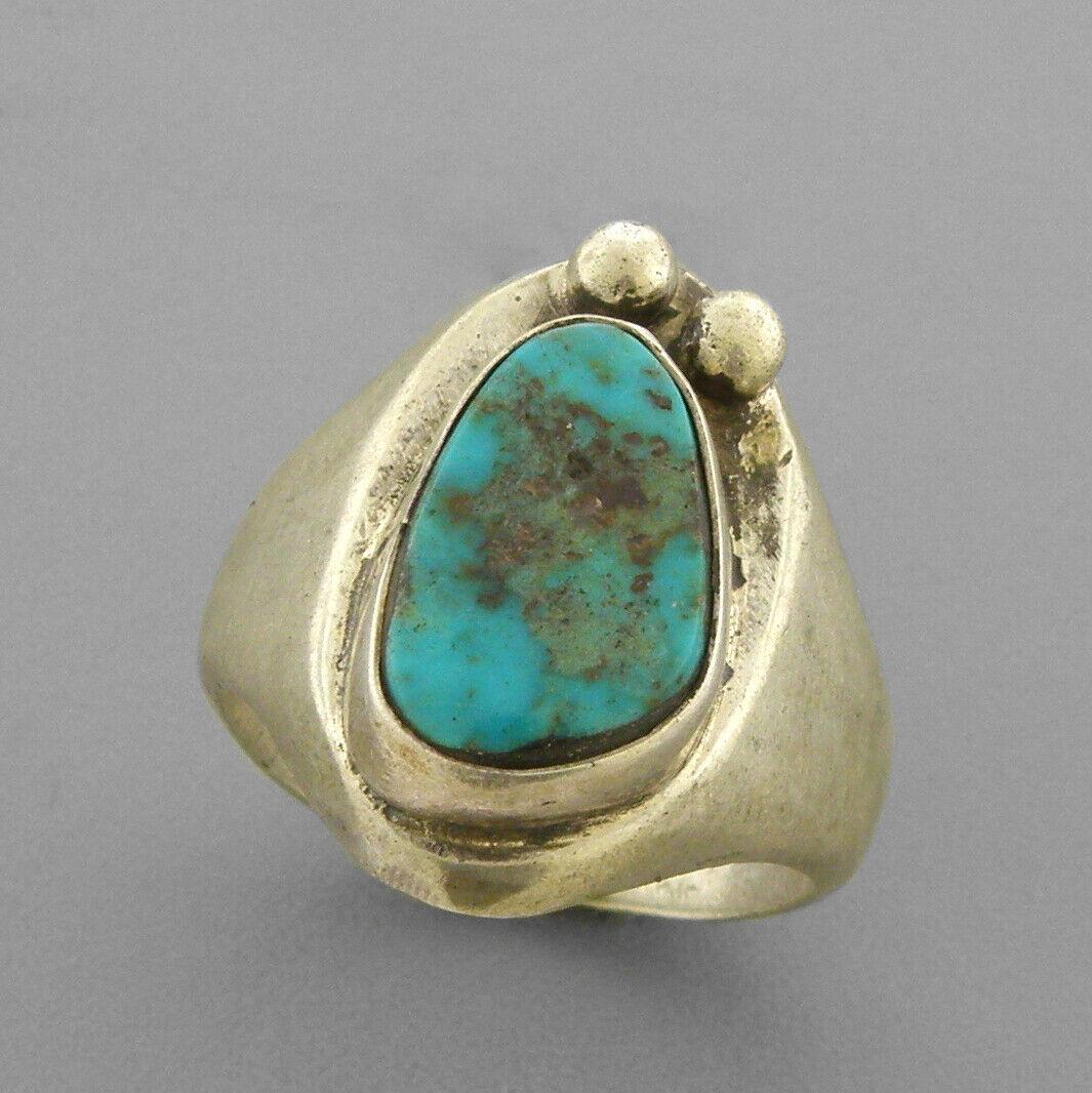 VINTAGE NAVAJO STERLING SILVER TURQUOISE RING (1 of 2)