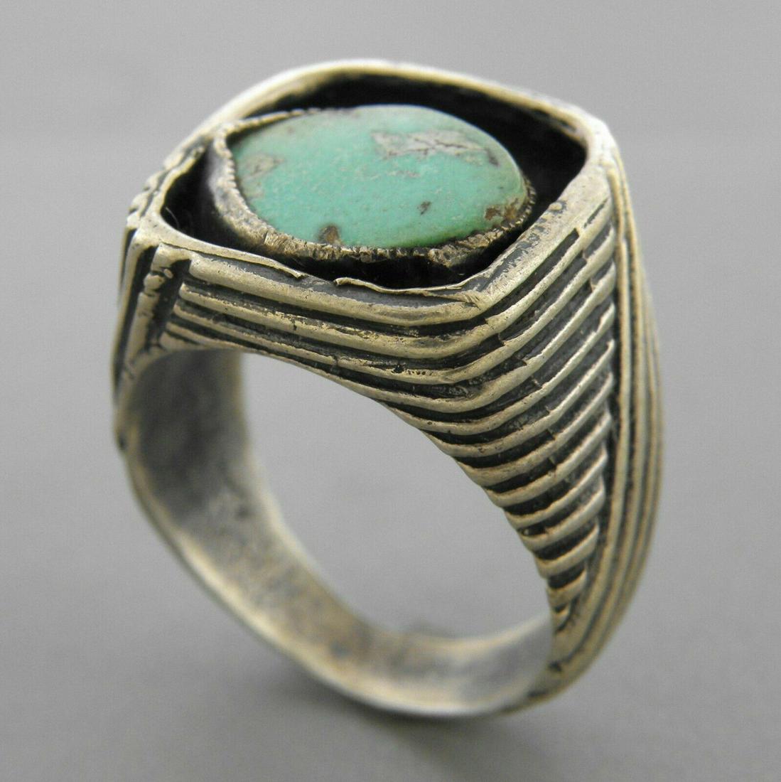 VINTAGE SOUTHWESTERN STERLING SILVER TURQUOISE RING (1 of 2)