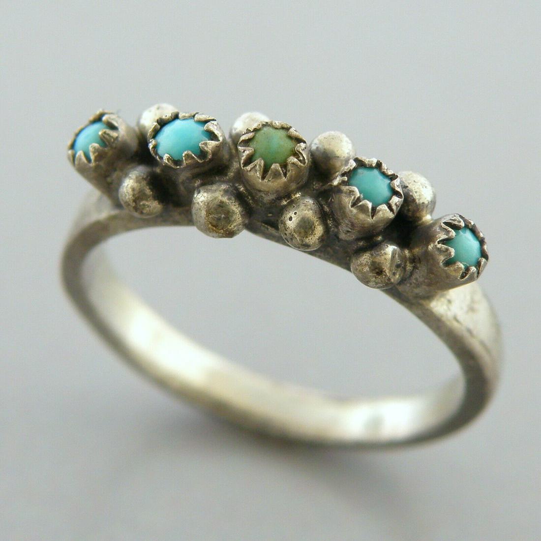 VINTAGE ZUNI STERLING SILVER PETIT POINT TURQUOISE RING SIZE 5.5 (1 of 2)