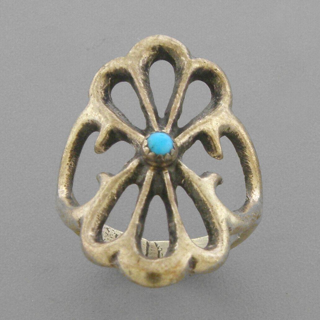 VINTAGE SOUTHWESTERN STERLING SILVER TURQUOISE RING (1 of 2)