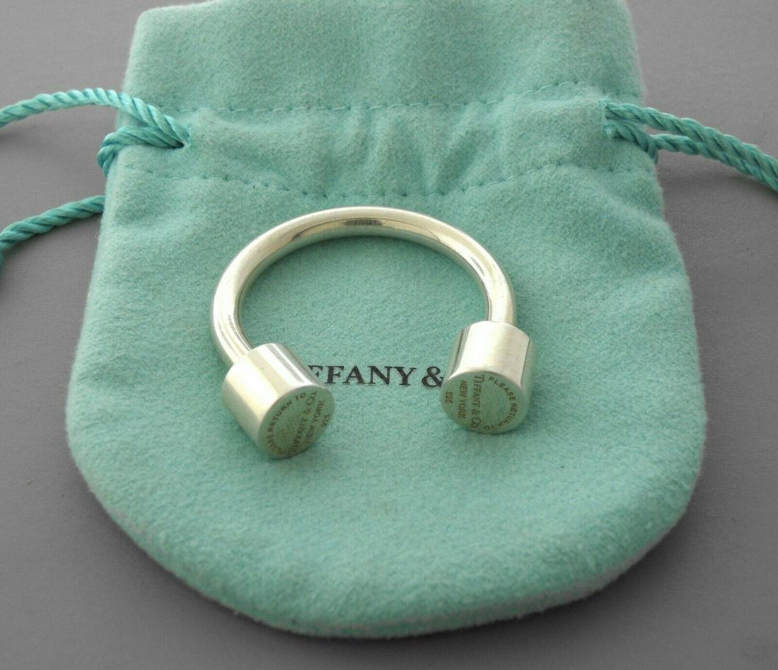 TIFFANY & CO. STERLING SILVER RETURN TO. CIRCLE KEYRING (1 of 2)