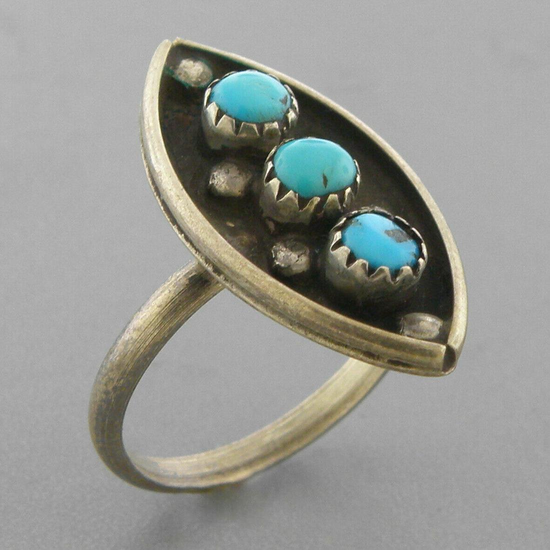 VINTAGE NAVAJO STERLING SNAKE EYES TURQUOISE RING SZ 6 (1 of 2)