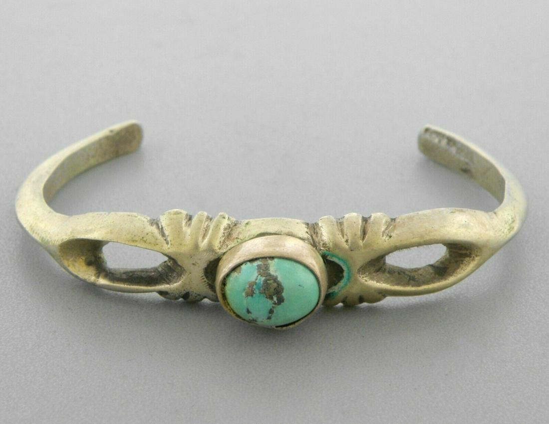 VINTAGE BEAUTIFUL NAVAJO STERLING SILVER TURQUOISE CUFF (1 of 2)