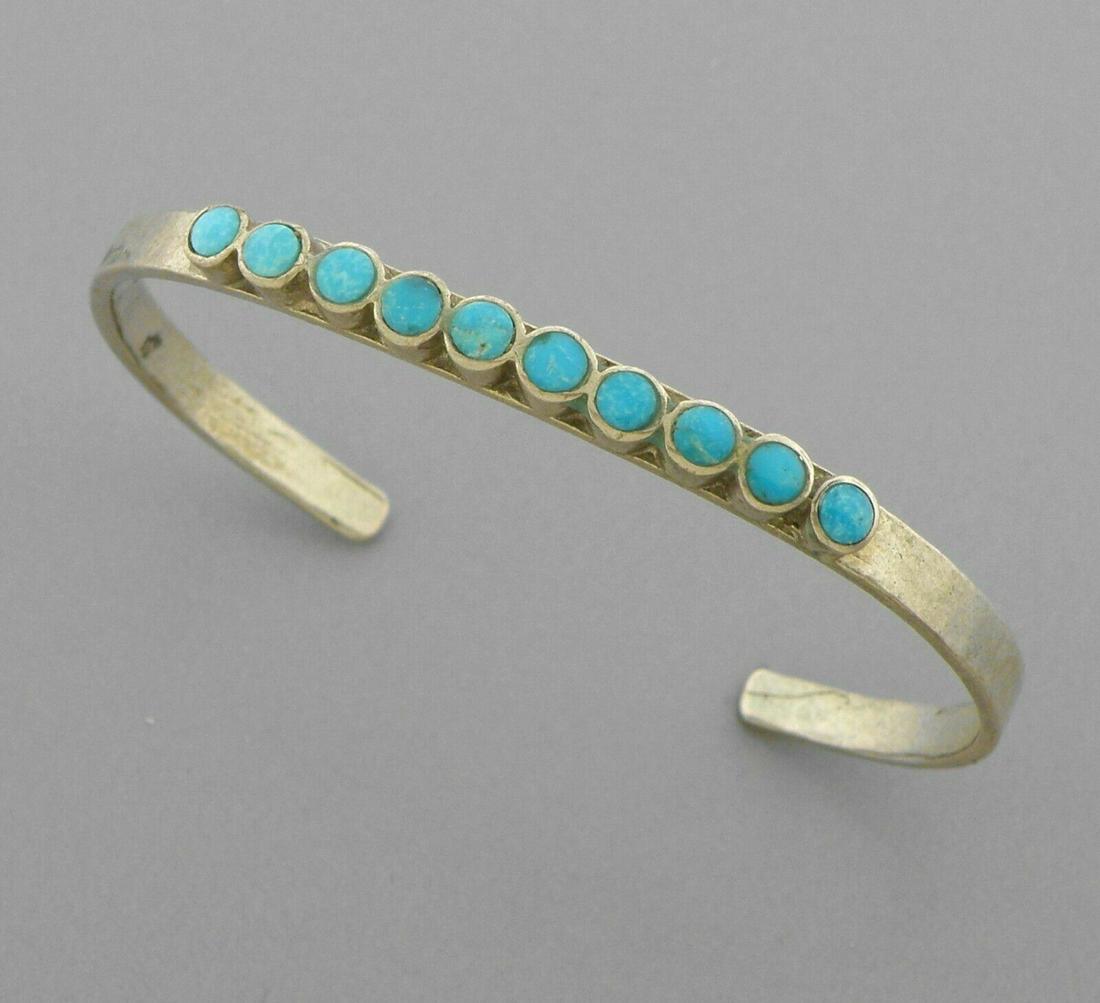 VINTAGE BEAUTIFUL NAVAJO STERLING SILVER TURQUOISE CUFF (1 of 2)