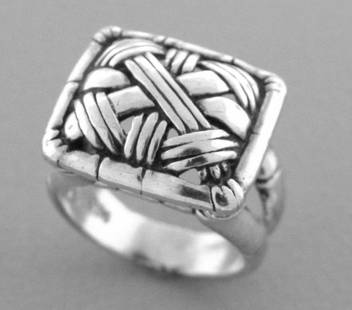 JOHN HARDY STERLING SILVER LADIES UNION JACK RING SZE 5: JOHN HARDY LADIES STERLING SILVER UNION JACK RING SIZE 5Ring size is a 5Ring measures 14.9mm wide on topSterling silver bamboo pattern with union jack design Ring is in good condition, plz refer to pi
