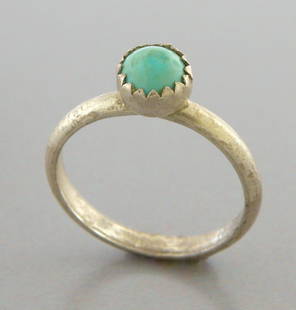 VINTAGE NAVAJO STERLING SILVER ROYSTON TURQUOISE SOLITAIRE RING SIZE 2.5: VINTAGE TURQUOISE STERLING SILVER RING Vintage Navajo Turquoise sterling silver solitaire ring Size 2.5 Ring head measures 0.20" wide on top Vintage, Pre-owned, in good condition for its age, please r