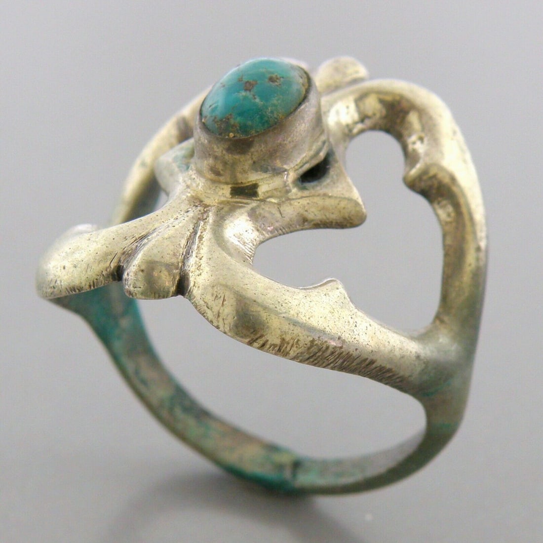VINTAGE SOUTHWESTERN STERLING SILVER TURQUOISE RING SIZE 9 (1 of 2)