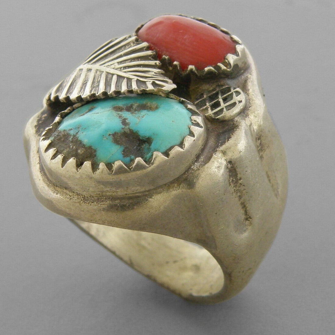 VINTAGE NAVAJO STERLING SILVER CORAL TURQUOISE RING 32g (1 of 2)