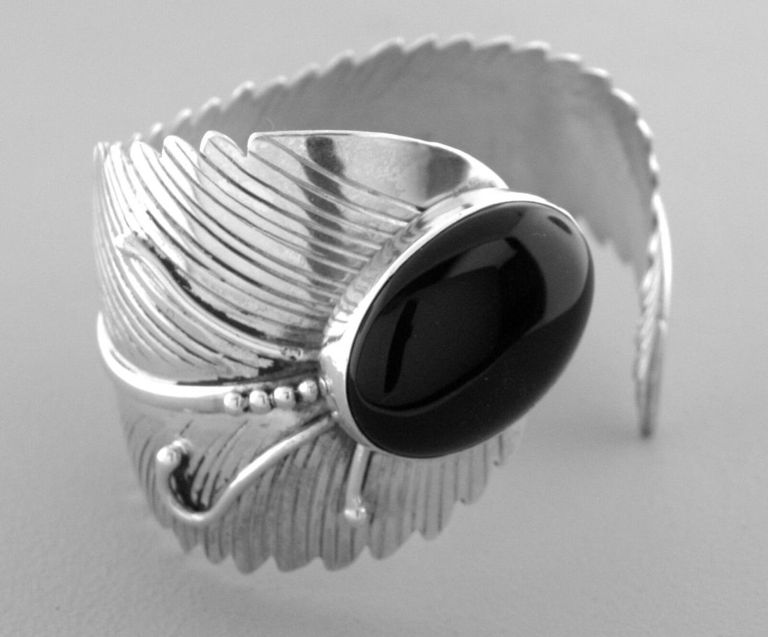 VINTAGE JONES NEW YORK STERLING SILVER ONYX CUFF (1 of 2)