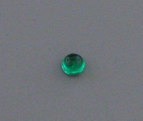 2.8mm ROUND CABOCHON NATURAL COLOMBIAN EMERALD (1 of 1)
