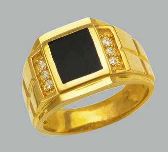 NEW 14K YELLOW GOLD MEN'S CZ RING ONYX LARGE: NEW 14K YELLOW GOLD MENS RING New 14K Yellow solid gold ring Ring size 10 Measures 15mm wide on top Onyx Polished Finish Apx Weight: 11.4g