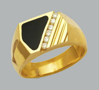 NEW 14K YELLOW GOLD MENS CZ RING ONYX LARGE: NEW 14K YELLOW GOLD MENS RING New 14K Yellow solid gold ring Ring size 10 Measures 11mm wide on top Cubic Zirconia Onyx Polished Finish Apx Weight: 11.1g