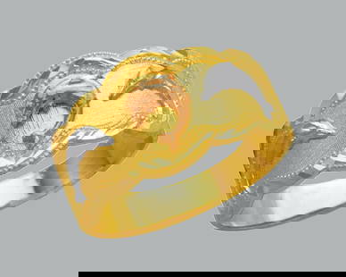 NEW 14K TRI COLOR GOLD LADIES RING DOLPHIN: NEW 14K TRI COLOR GOLD RING New 14K Tri color solid gold ring Ring size 7 Measures 11mm wide on top Polished Finish Apx Weight: 2.7g