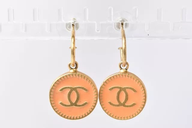 CHANEL Earrings CC Round Coralpink COCO Swing 01P Gold GP authentic (1 of 3)