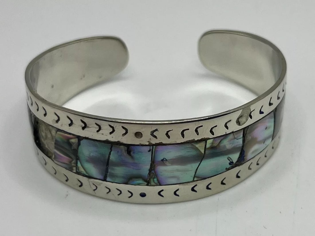 SMALL SOUTHWEST STERLING SILVER & ABALONE CUFF (1 of 2)