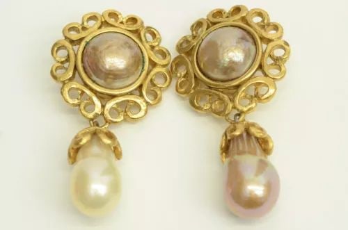 Authentic Yves Saint Laurent Faux Pearl Clip On Earrings YSL Gold GP Jewelry (1 of 2)