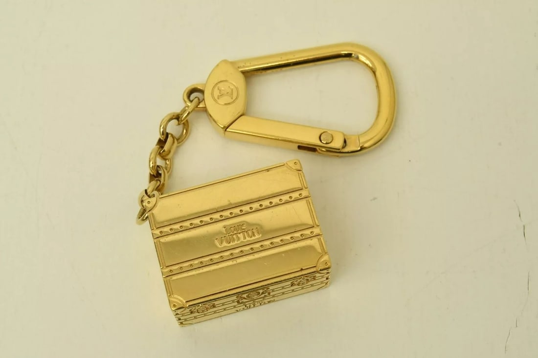 AUTHENTIC LOUIS VUITTON GOLD PLATED LUGGAGE KEYCHAIN CHARM JEWELRY ACCESSORY (1 of 2)