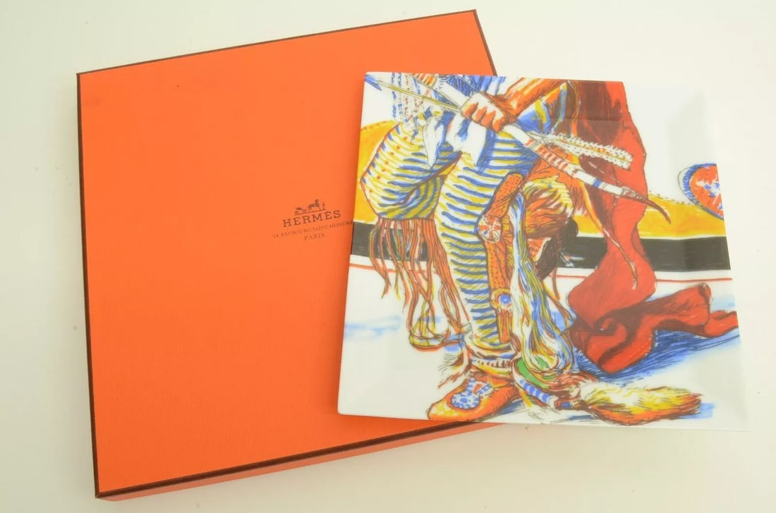 AUTHENTIC HERMES PORCELAIN LES DANSES DES INDIENS WESTERN AMERICAN DISH PLATE (1 of 2)