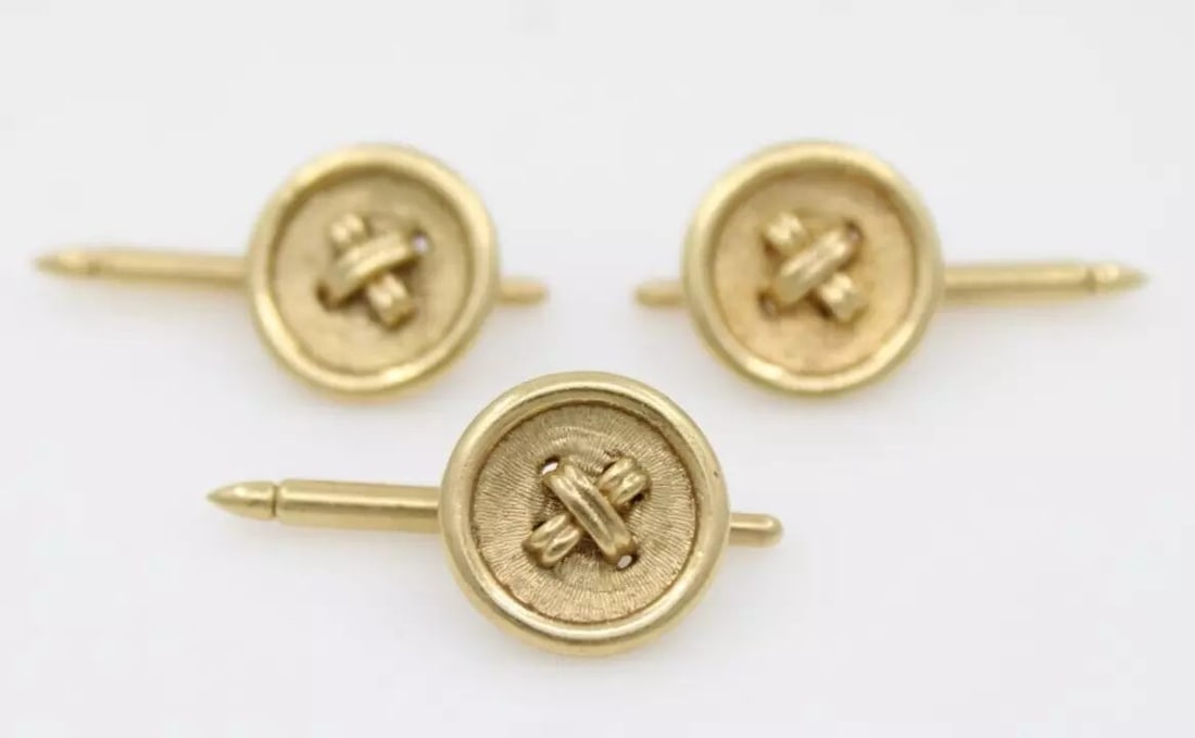 VINTAGE CARTIER 14K YELLOW GOLD BUTTON TUXEDO SHIRT STUD SET OF 3: VINTAGE CARTIER 14K YELLOW GOLD BUTTON TUXEDO SHIRT STUD SET OF 3 Vintage Cartier 14K Yellow Gold Button Tuxedo Shirt Stud Set of 3 The cufflinks are in good condition. May show signs of wear and/or t