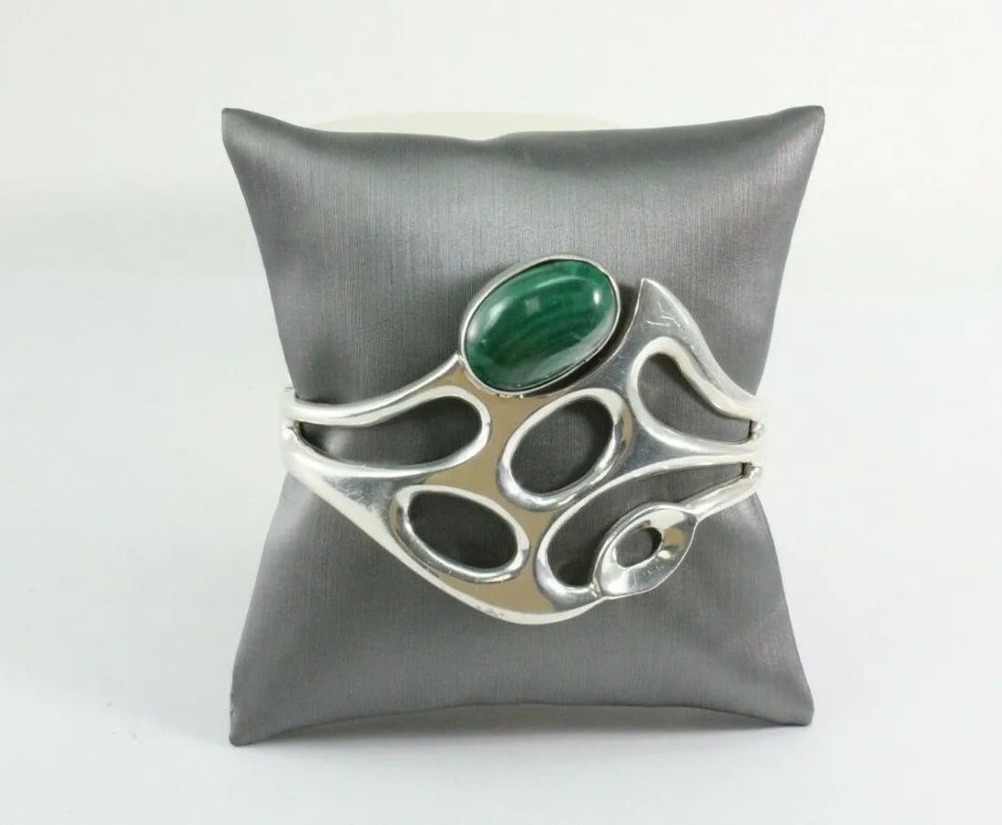 VINTAGE TD-27 CDC MEXICO MODERNIST 950 STERLING MALACHITE 6.5" BRACELET 62.7GR: VINTAGE TD-27 CDC MEXICO MODERNIST 950 STERLING MALACHITE 6.5" BRACELET 62.7GR Vintage Mexico Modernist 950 Sterling Malachite 6.5" Hinge Bracelet~TD-27 CDC Item is in great condition. May show signs 