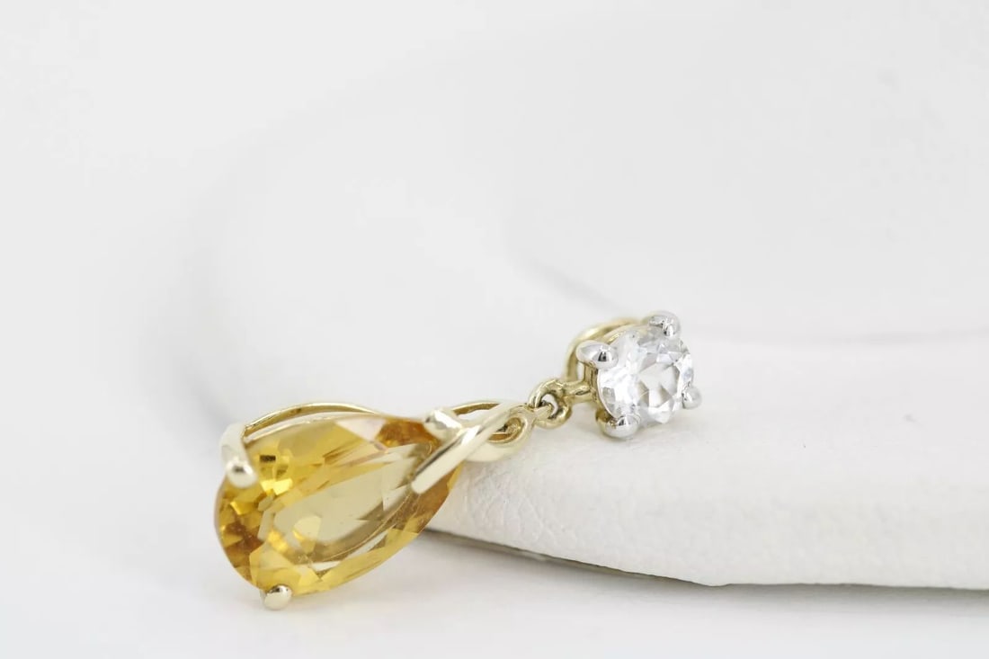 10K YELLOW GOLD 2 STONE WHITE TOPAZ & PEAR SHAPE CITRINE PENDANT 1GRAM (1 of 2)