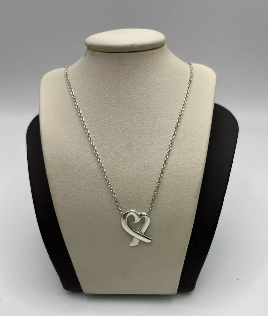 TIFFANY & CO STERLING SILVER 925 PALOMA PICASSO LOVING HEART 16" NECKLACE: TIFFANY & CO STERLING SILVER 925 PALOMA PICASSO LOVING HEART 16" NECKLACEApproximate weight is 2.0 g