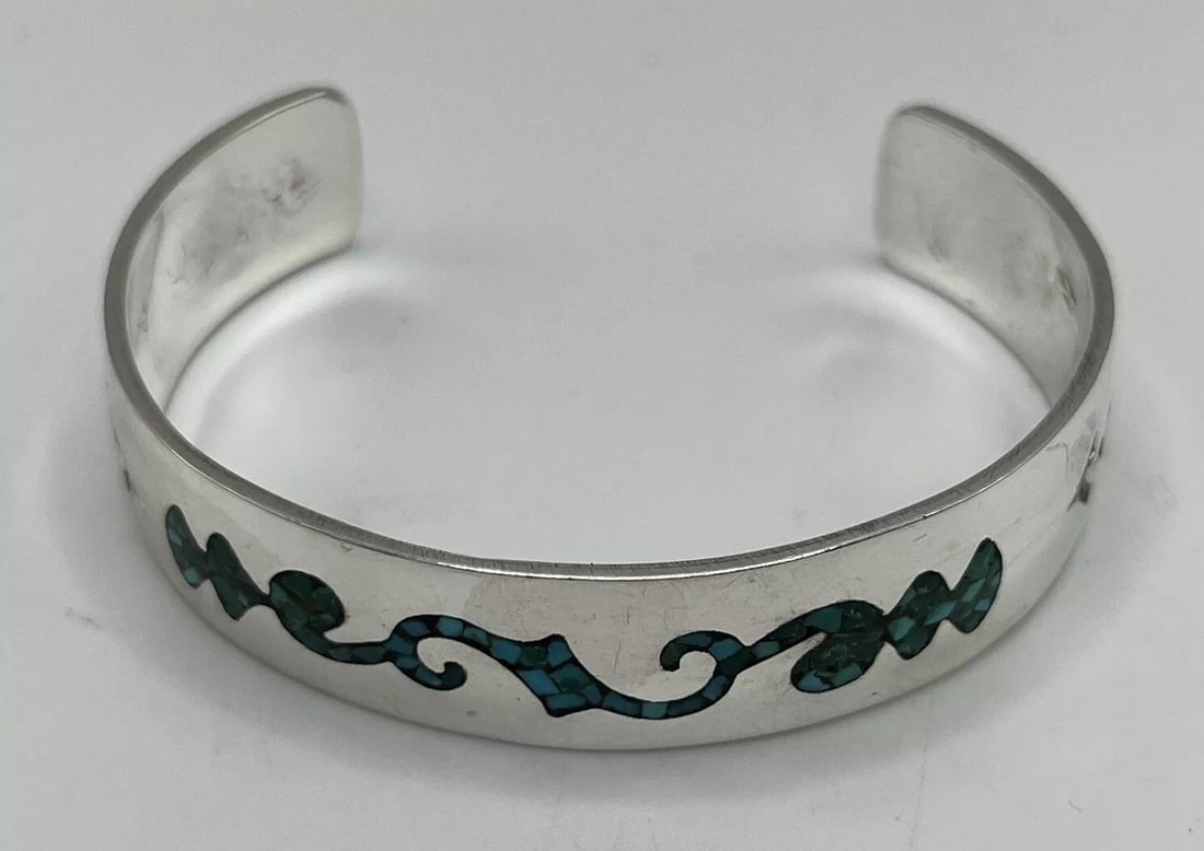 STERLING SILVER NAVAJO INLAY CUFF BRACELET (SMALL SIZE) (1 of 2)